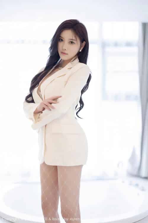 [XIAOYU语画界] Vol.1031 杨晨晨Yome – 白色西服+丰腴身材性感写真