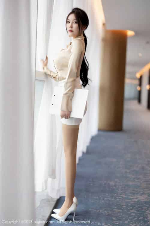 [秀人XiuRen] No.6620 杨晨晨Yome – 浅色上衣+白色短裙海南岛旅拍-紫橙网创项目网