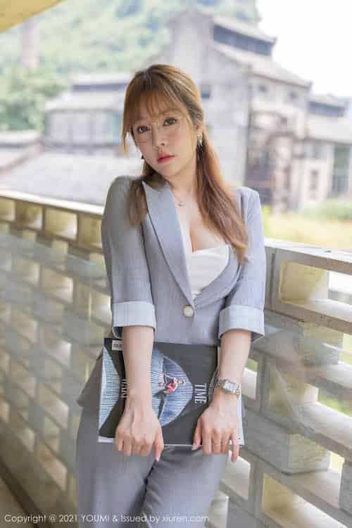 [YouMi尤蜜荟] Vol.687 女神王雨纯 – 职场OL+熟女风格阳朔旅拍