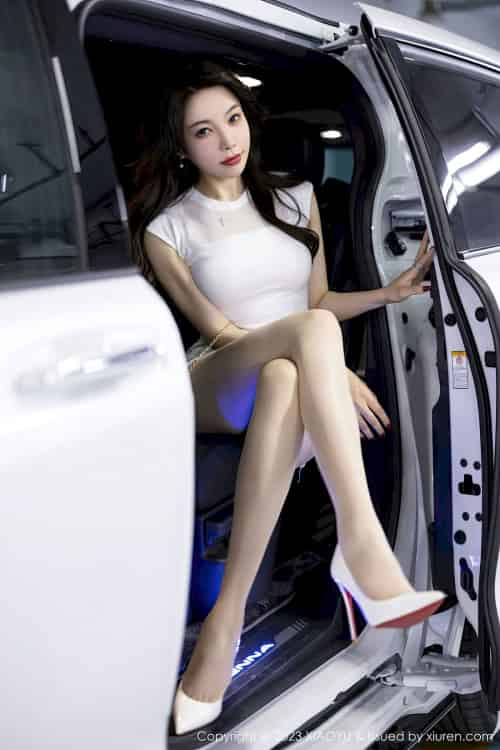 [XIAOYU语画界] VOL.998 徐莉芝Booty – 白色上衣+白色短裙性感写真