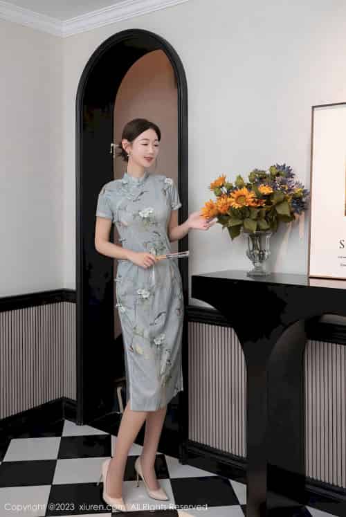 [秀人XiuRen] No.7232 唐安琪 – 旗袍服饰+原色丝袜巴厘岛旅拍