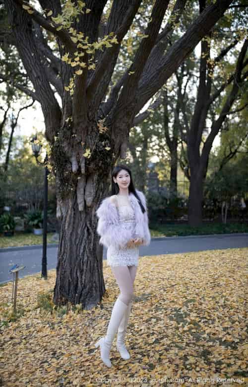 [秀人XiuRen] No.6331 唐安琪 – 白色短裙+白色丝袜性感写真