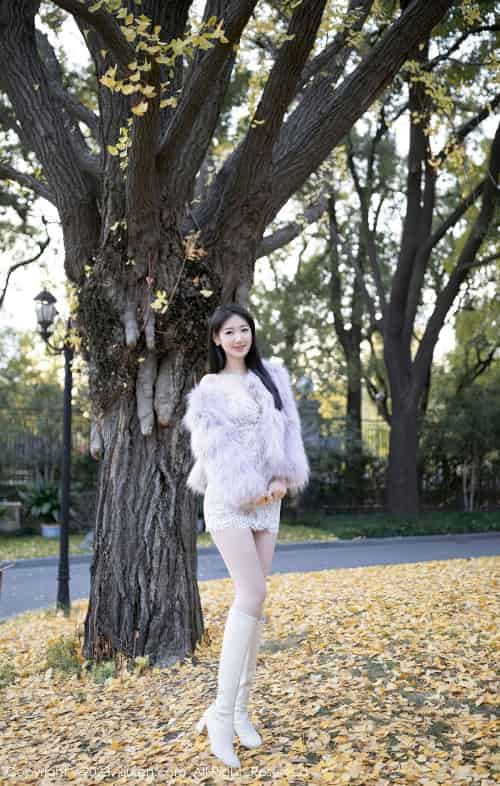 [秀人XiuRen] No.6331 唐安琪 – 白色短裙+白色丝袜性感写真