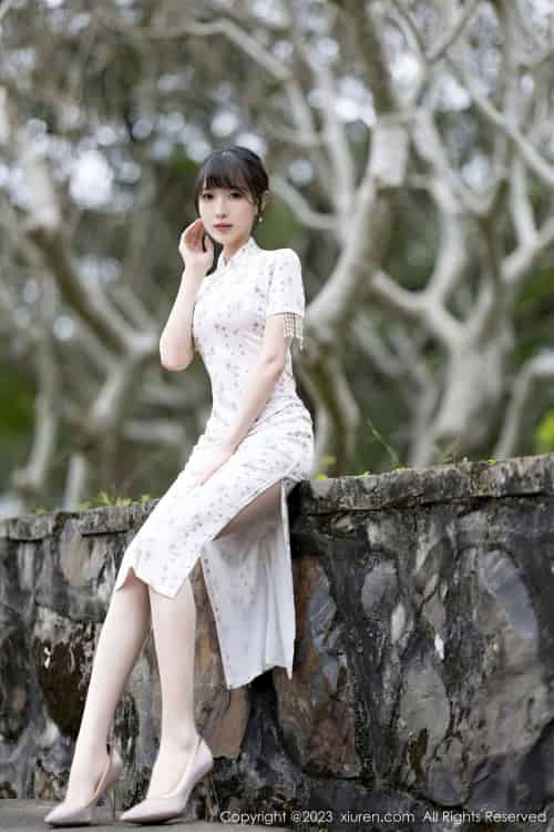 [XiuRen秀人网] No.6346 模特林星阑 – 浅色旗袍+丝袜美腿海南旅拍