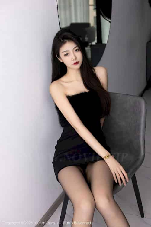 [XiuRen秀人网] No.6275 模特可樂Vicky – 露肩短裙+黑丝美腿性感写真
