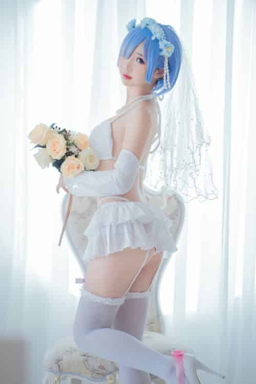 [Cosplay]面饼仙儿 – 花嫁蕾姆 