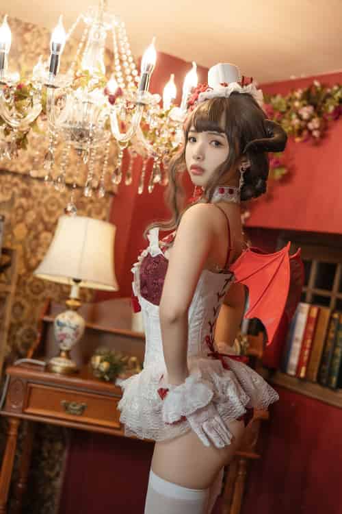 [Cosplay]雯妹不讲道理 – 魅魔 Elegant d-紫橙网创项目网