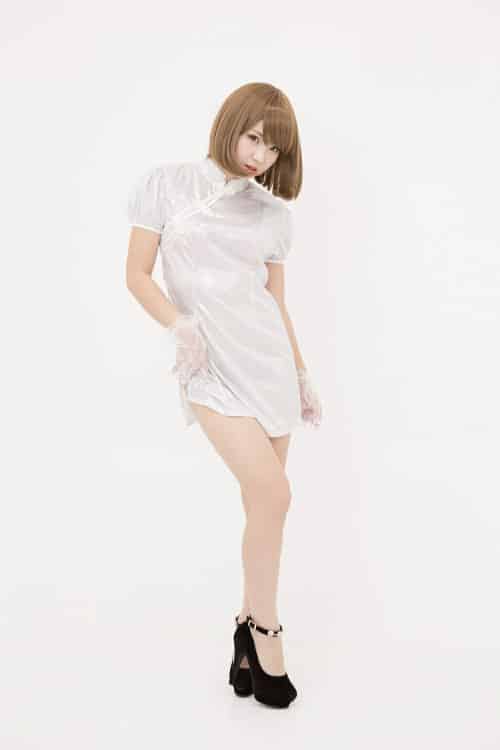 中華娘娘之白色旗袍与美腿高跟 