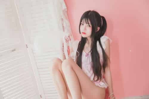 萝莉风COS 桜桃喵 –粉色浴缸 