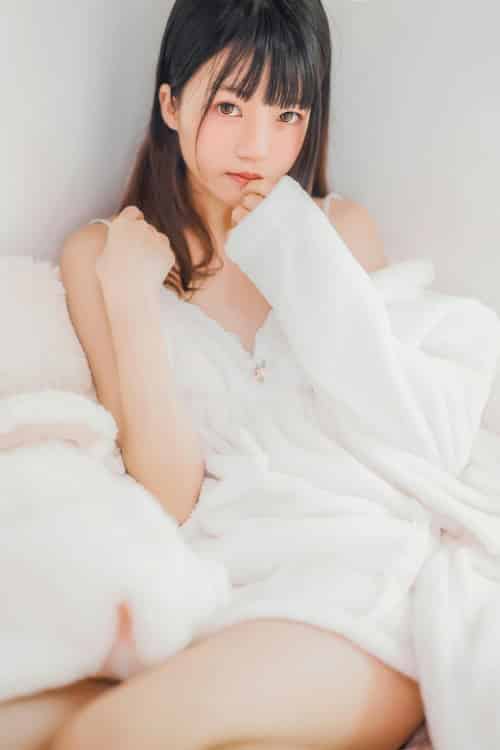 萝莉风COS 桜桃喵 – 冬眠-紫橙网创项目网