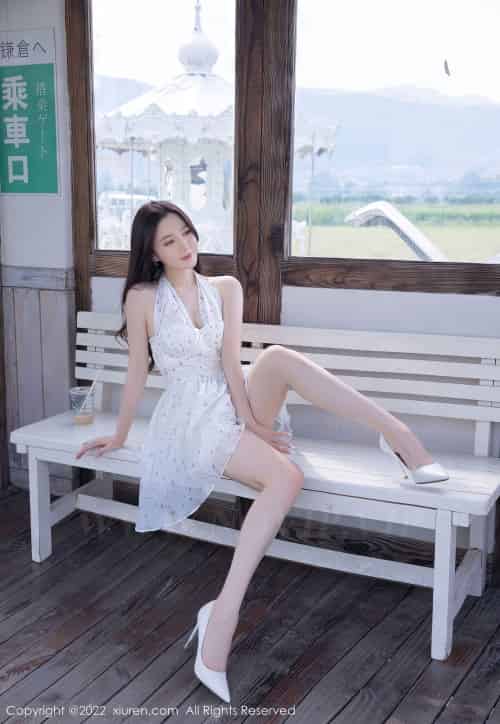 [秀人XiuRen] No.5947 模特鱼子酱Fish – 白色连衣短裙+电车场景旅拍