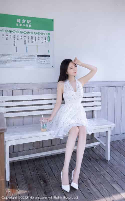 [秀人XiuRen] No.5947 模特鱼子酱Fish – 白色连衣短裙+电车场景旅拍-紫橙网创项目网