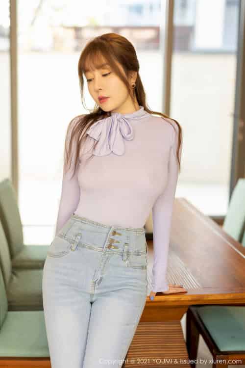 [尤蜜荟YouMi] Vol.637 女神王雨纯 – 直爽牛仔裤+朦胧丝袜三亚旅拍