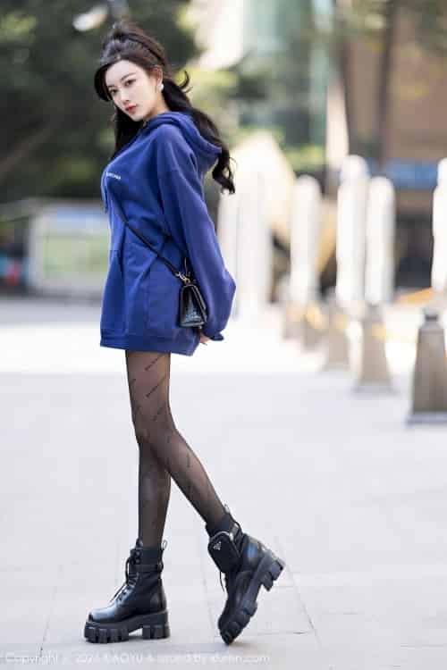 [语画界XIAOYU] Vol.946 女神杨晨晨Yome – 蓝色外套+魅惑黑丝私房写真