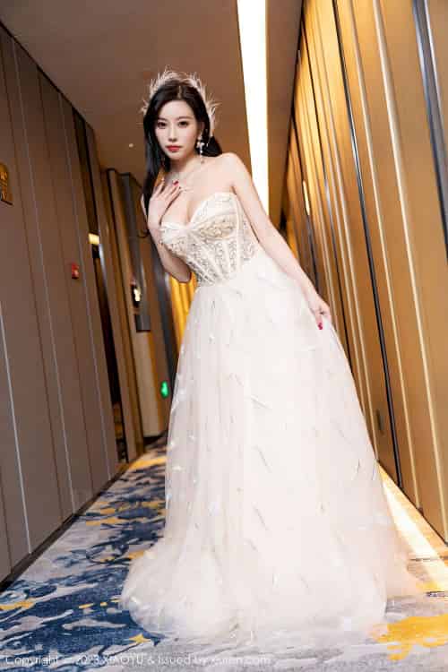 [语画界XIAOYU] Vol.941 女神杨晨晨Yome – 露肩长裙+生日主题私房写真