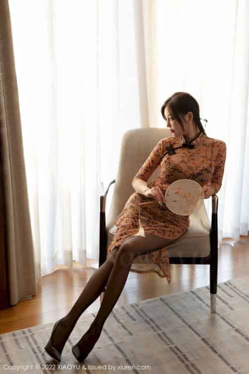 [语画界XIAOYU] Vol.927 女神杨晨晨Yome – 橙色带图案旗袍服饰杭州旅拍