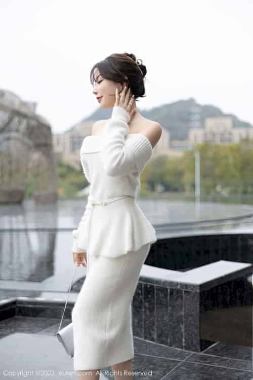 [秀人XiuRen] No.6132 女神徐莉芝Booty – 露肩连衣长裙+原色丝袜性感写真