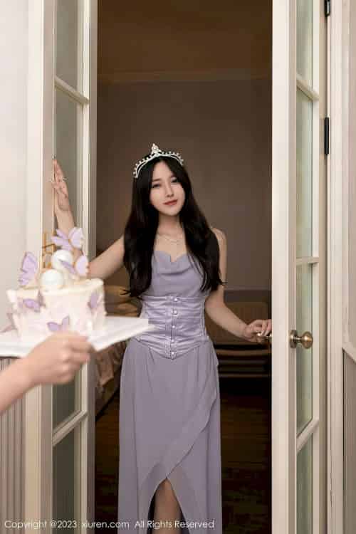 [秀人XiuRen] No.6286 鱼子酱Fish – 紫灰色连衣长裙珠三角旅拍