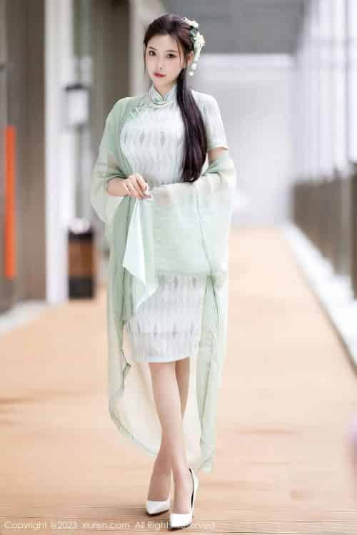 [XiuRen秀人网] No.6983 杨晨晨Yome – 淡绿旗袍+原丝美腿写真