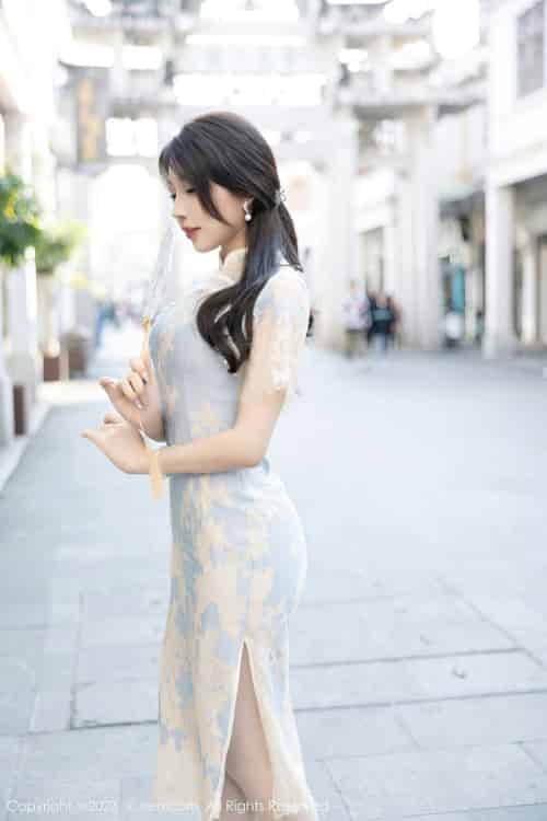 [XiuRen秀人网] No.6434 徐莉芝Booty – 浅色旗袍+诱人丝袜海南岛旅拍